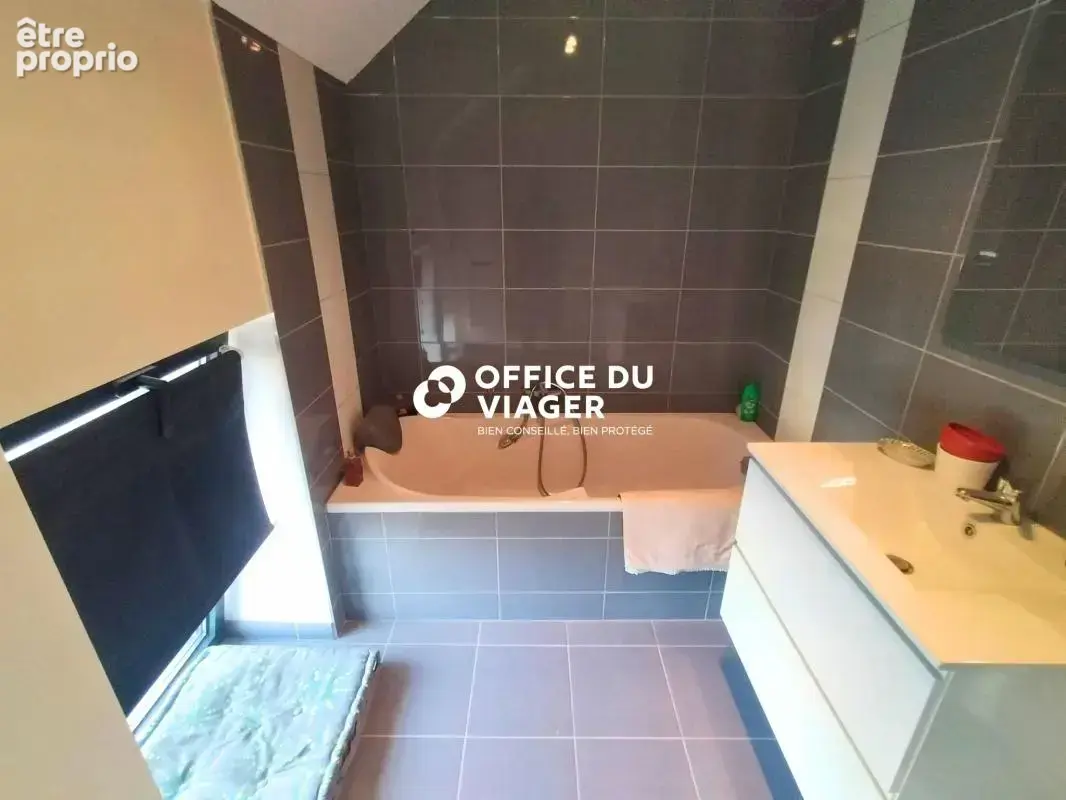Appartement- 4 pièces - 109,28 m² - photo 13