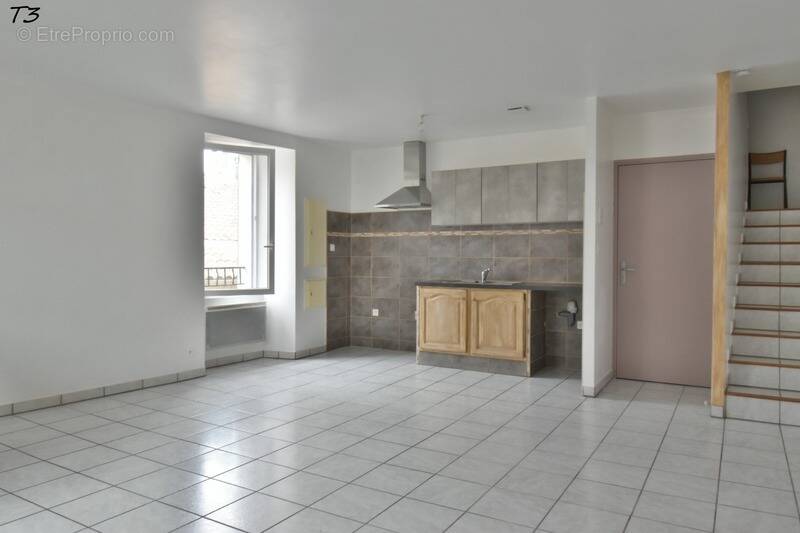 Appartement à PEYRUIS