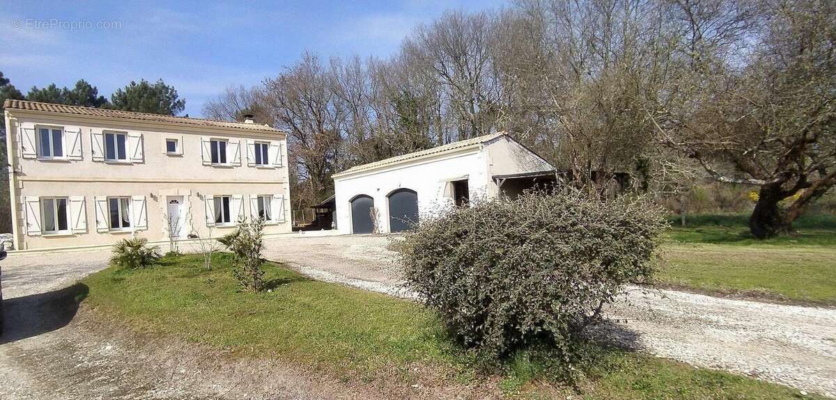 Photo 2 - Maison à MONTLIEU-LA-GARDE