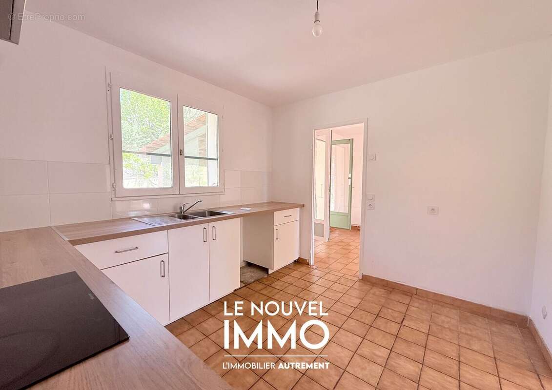 Maison à VELAUX