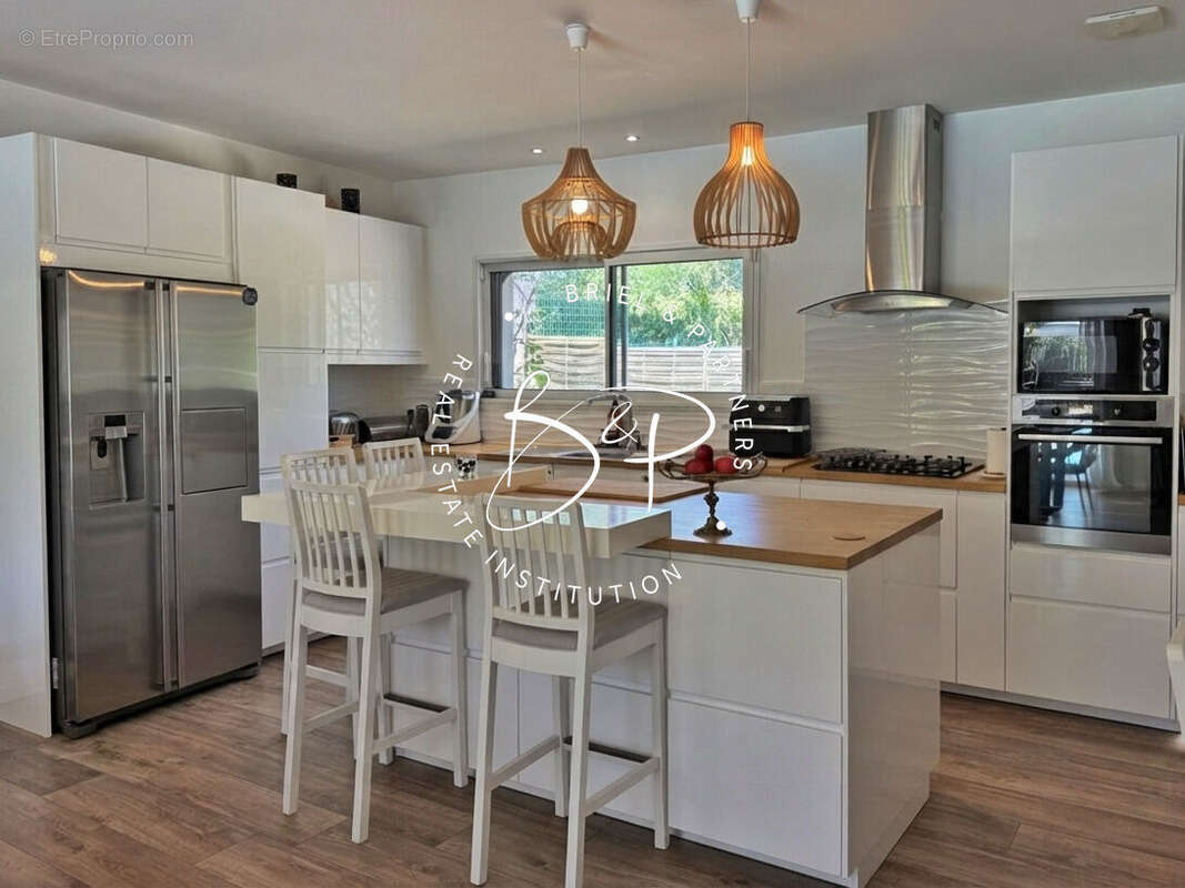 Draguignan Maison contemporaine de 154 m² , 4 ch avec piscine, terrain plat. - photo 9