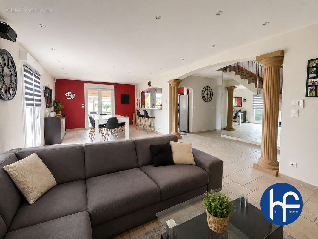 Maison individuelle avec garage, terrasse et piscine - photo 3