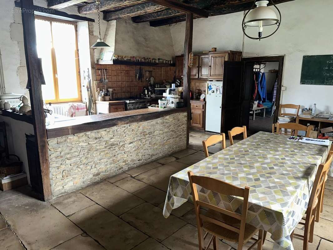 Maison à SOMMIERES-DU-CLAIN