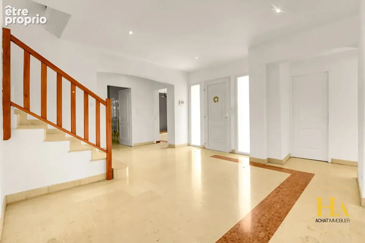 Maison Aureville 7 pièces, 230 m2, piscine, pool house et garage - photo 4