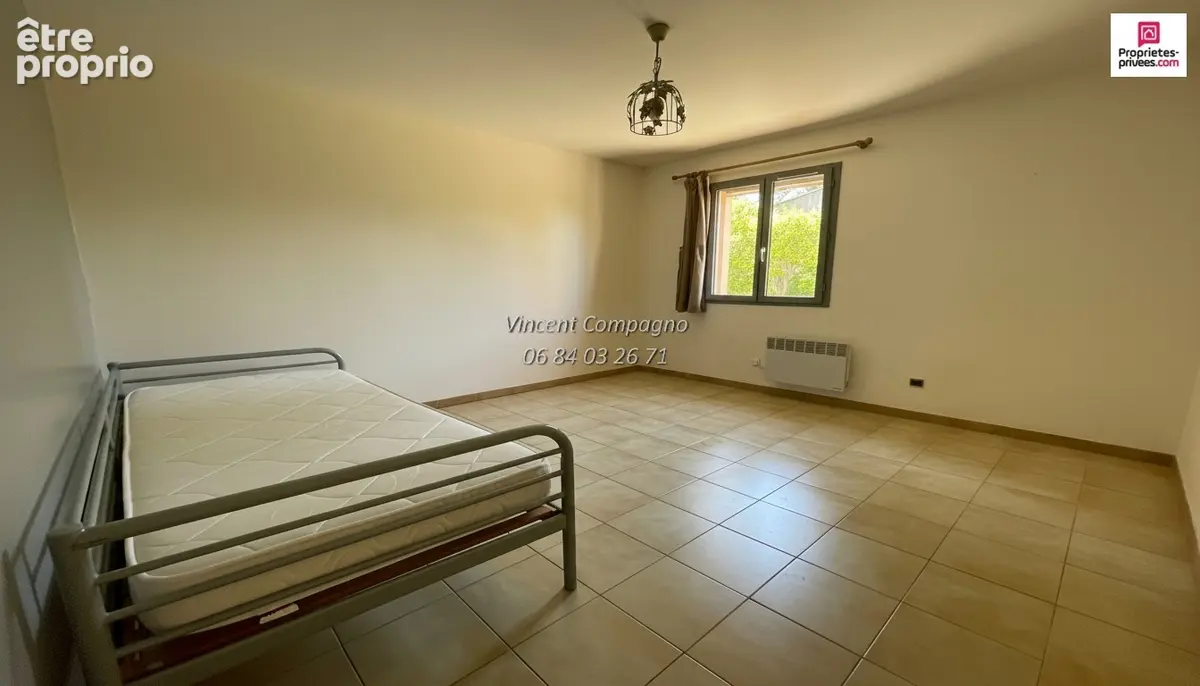 Maison plain-pied, piscine, studio indépendant et aperçu lac - photo 12