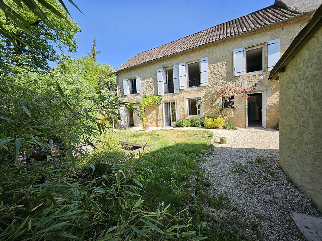 Maison en pierre rénovée à deux pas du village de Cubjac-Auvézère-Val d'Ans - photo 12