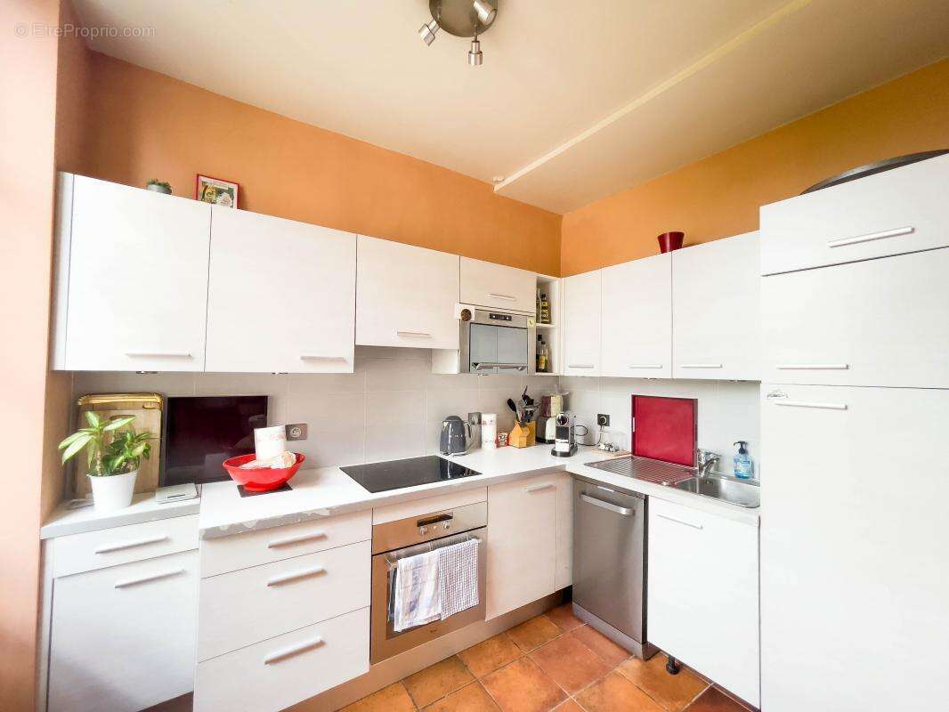 Appartement à PARIS-1E
