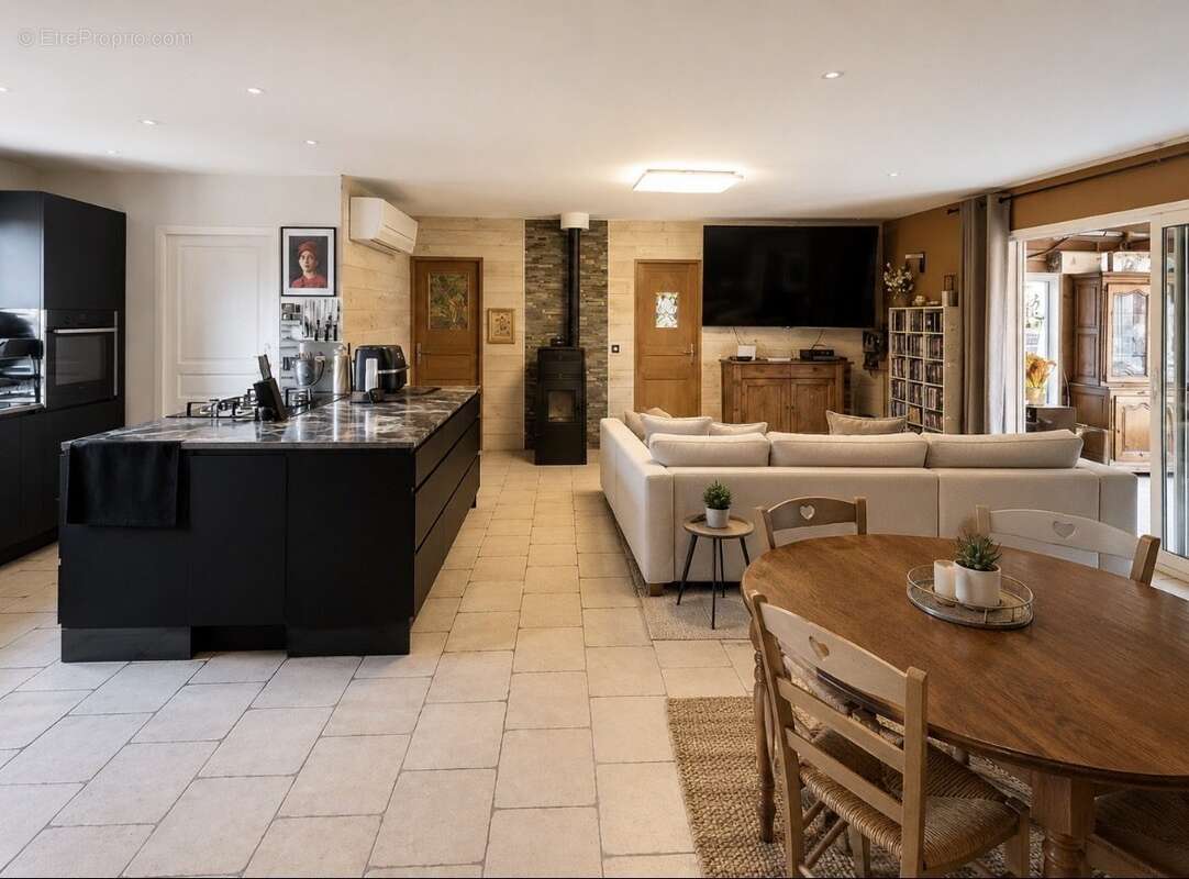 Maison à LACOURT-SAINT-PIERRE
