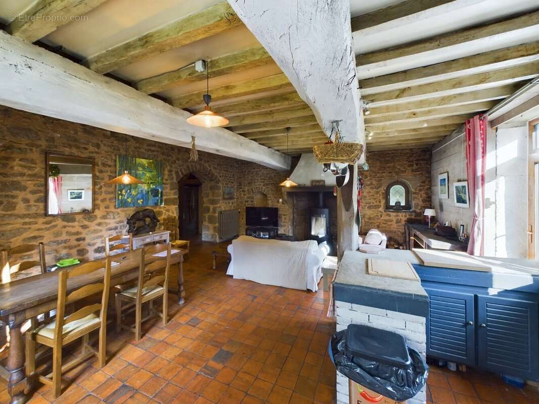 Maison à SAINT-MARTIN-DE-LA-MER