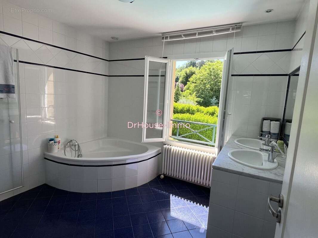 Maison à SAINT-CYR-AU-MONT-D&#039;OR