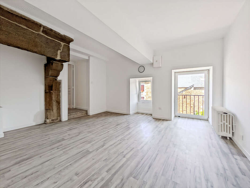 Maison à vendre - en pierre - 5 chambres - 158 m²  Sougeal - Jardin 890 m² - photo 11
