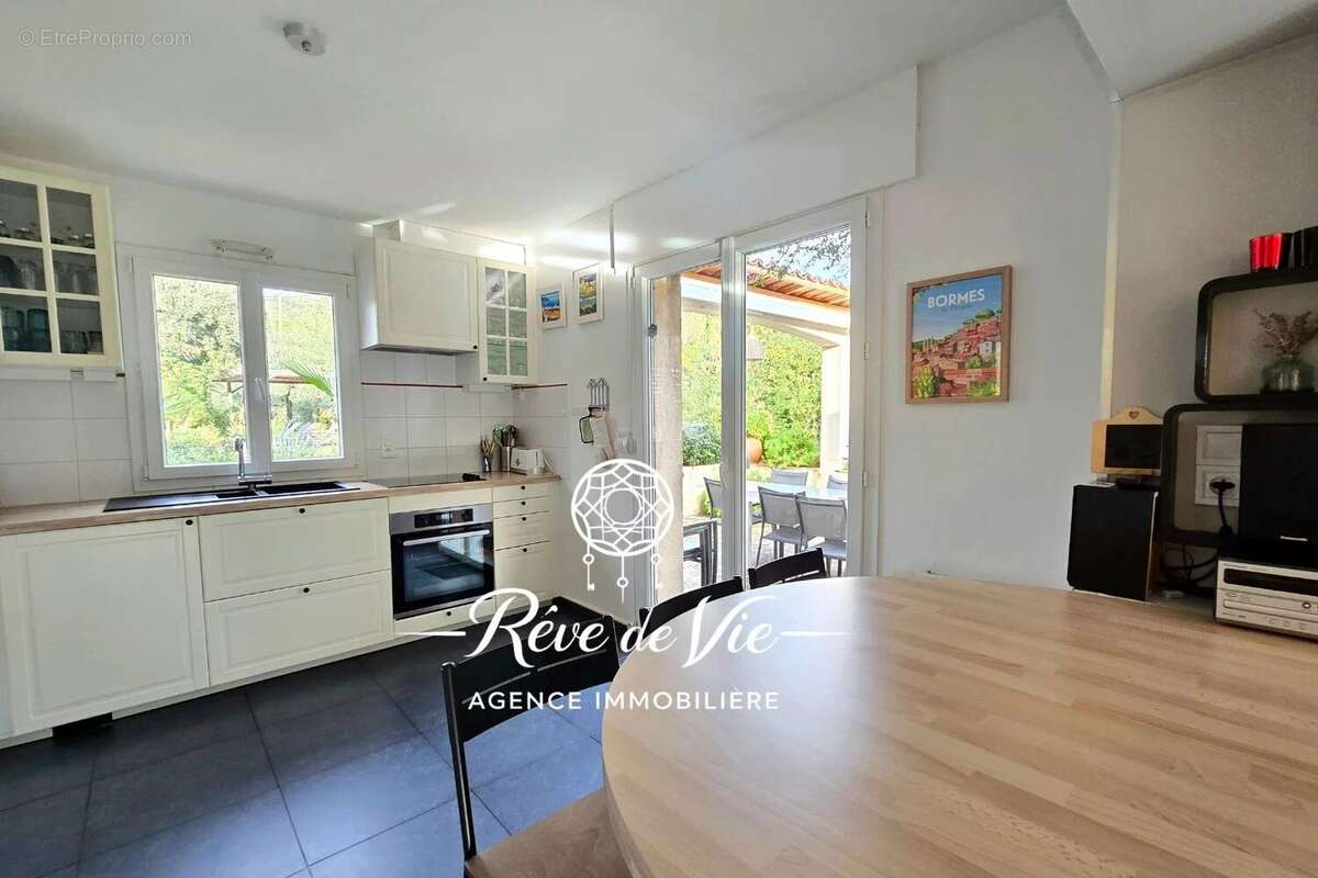 Maison 8 pièces sur 2 niveaux avec piscine - photo 7