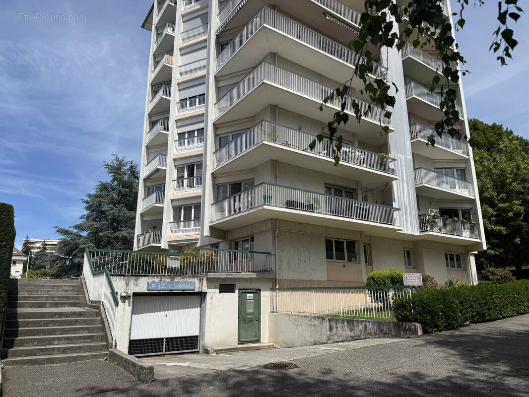 Parking à ANNECY-LE-VIEUX