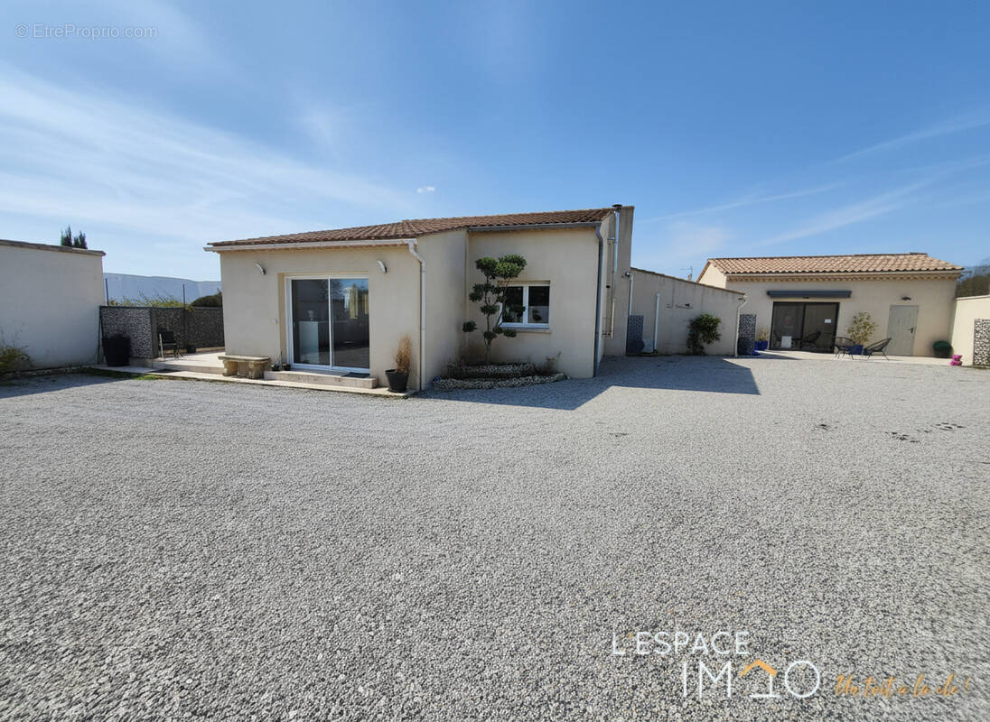 Maison à CABRIERES-D'AVIGNON