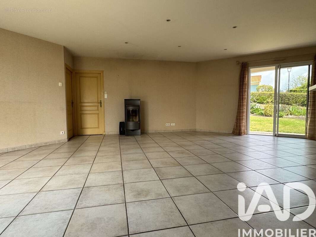 Photo 9 - Maison à LA TARDIERE