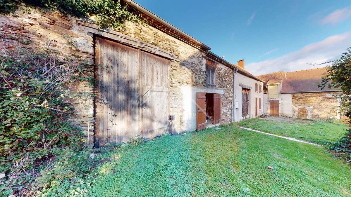 Maison à COUTANSOUZE