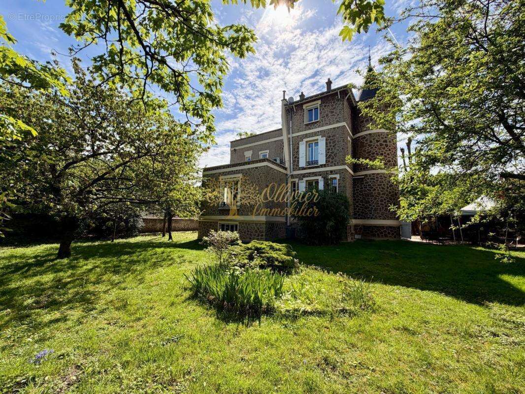 Maison à SAINT-MAUR-DES-FOSSES