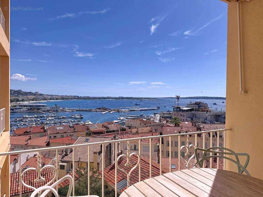 Cannes suquet vue mer imprenable 3 pieces terrasse renove - photo 3