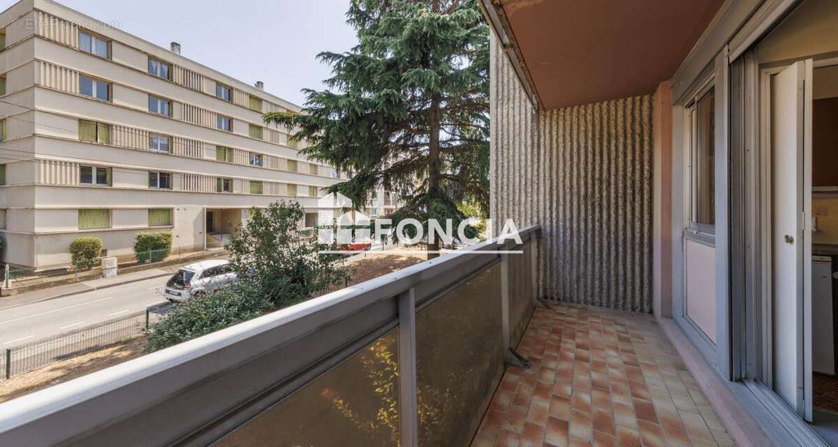 Studio avec parking balcon et cave - photo 9