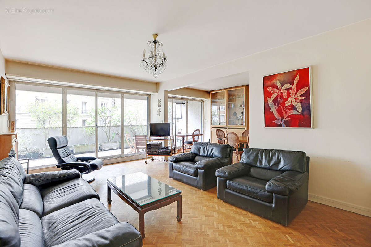 Appartement à PARIS-11E