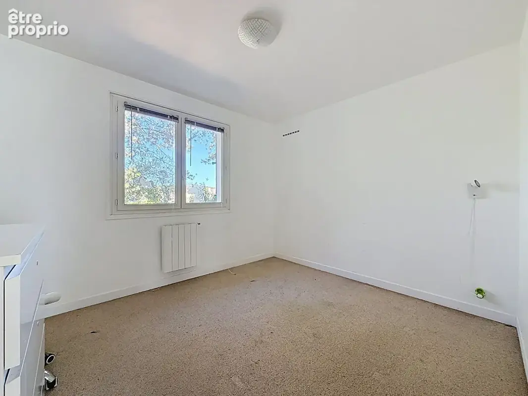 CELLETTES ? Maison lumineuse avec sous-sol complet, terrasse et terrain arboré de 1 226 m² - photo 9