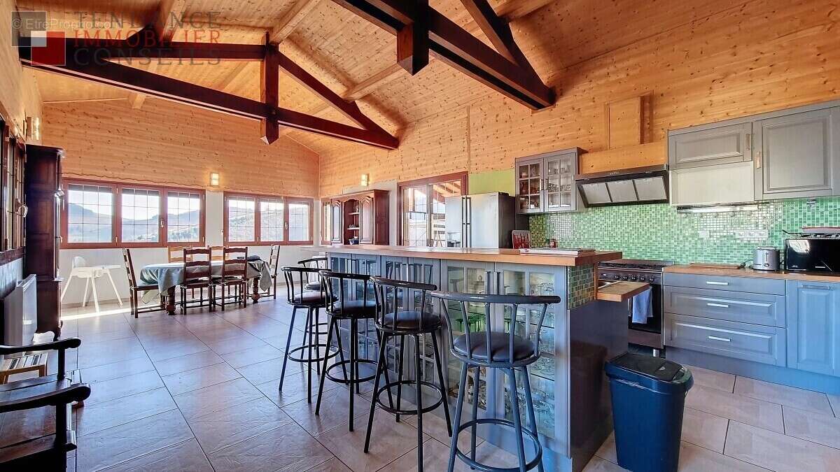 Maison à VAUX-EN-BEAUJOLAIS