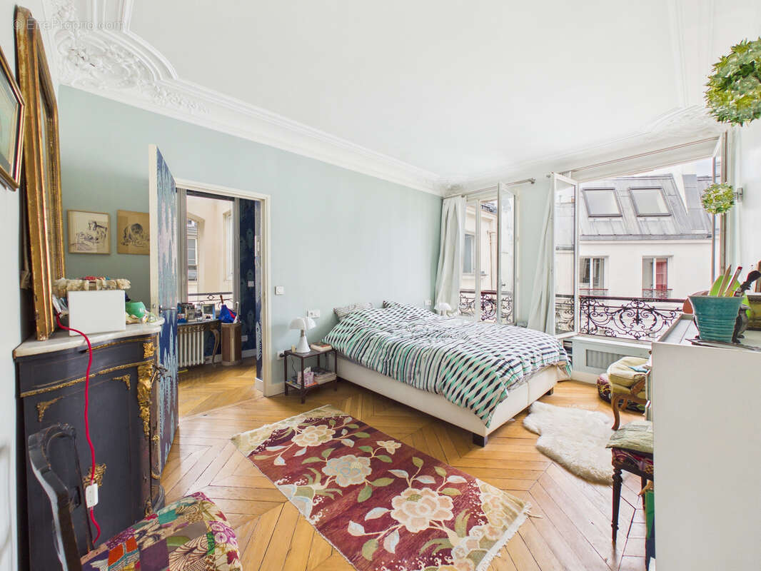 Appartement à PARIS-10E