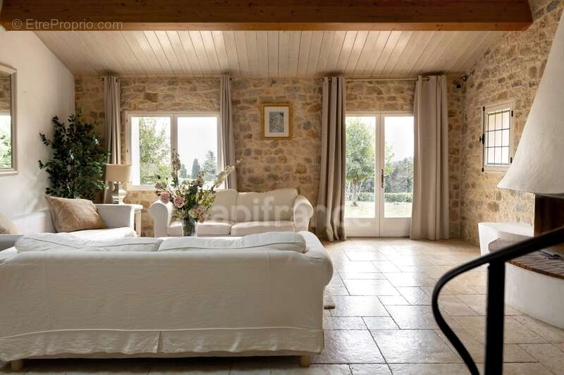 Propriete à vendre 6 pièces GOURDON (06), vue mer, jardin de 6000 m², garage - photo 11