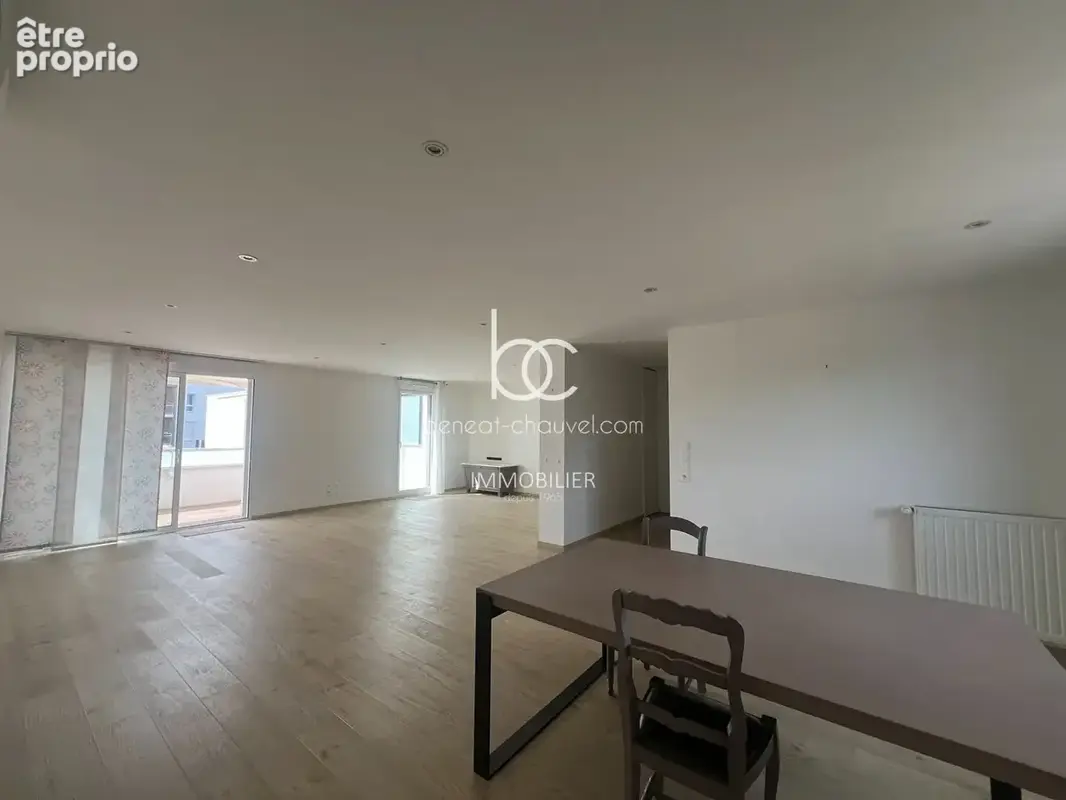 VENTE Appartement de Standing SARZEAU Centre  4 Chambres  Terrasse Sud  Garage Double  56370 - photo 4
