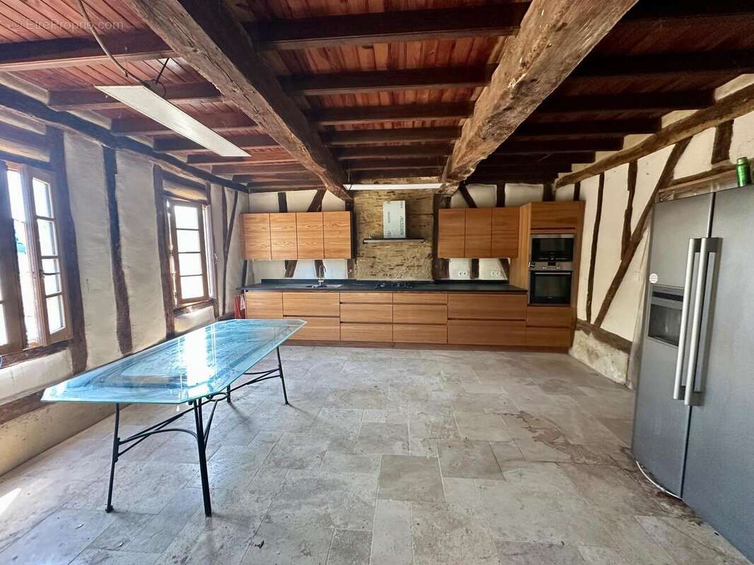 Maison 390 m² à Manciet  - photo 2