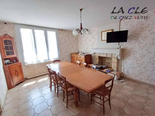 Maison à COULONGES-SUR-L'AUTIZE