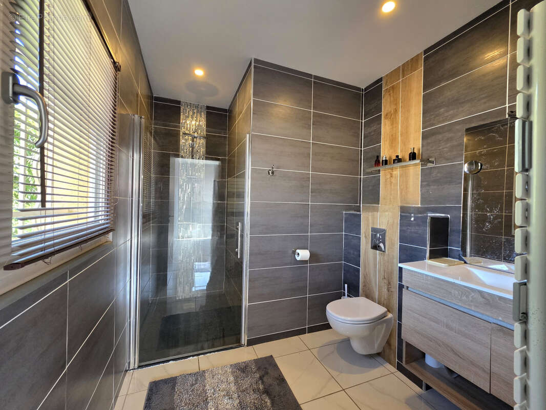 Maison à PUY-GUILLAUME