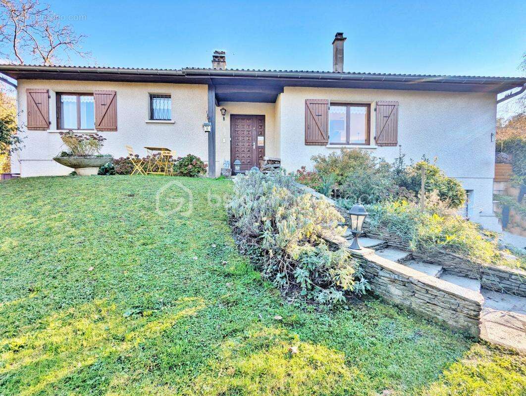 Maison à CHALLES-LES-EAUX