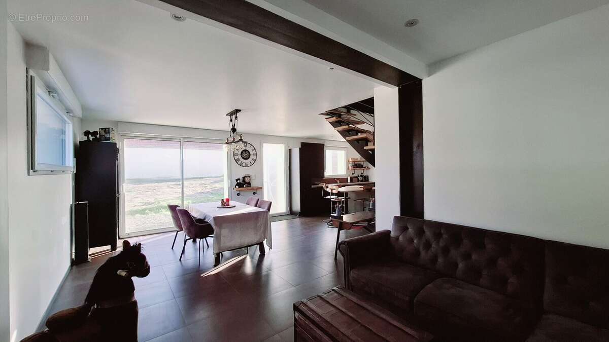 Maison à TREDREZ-LOCQUEMEAU