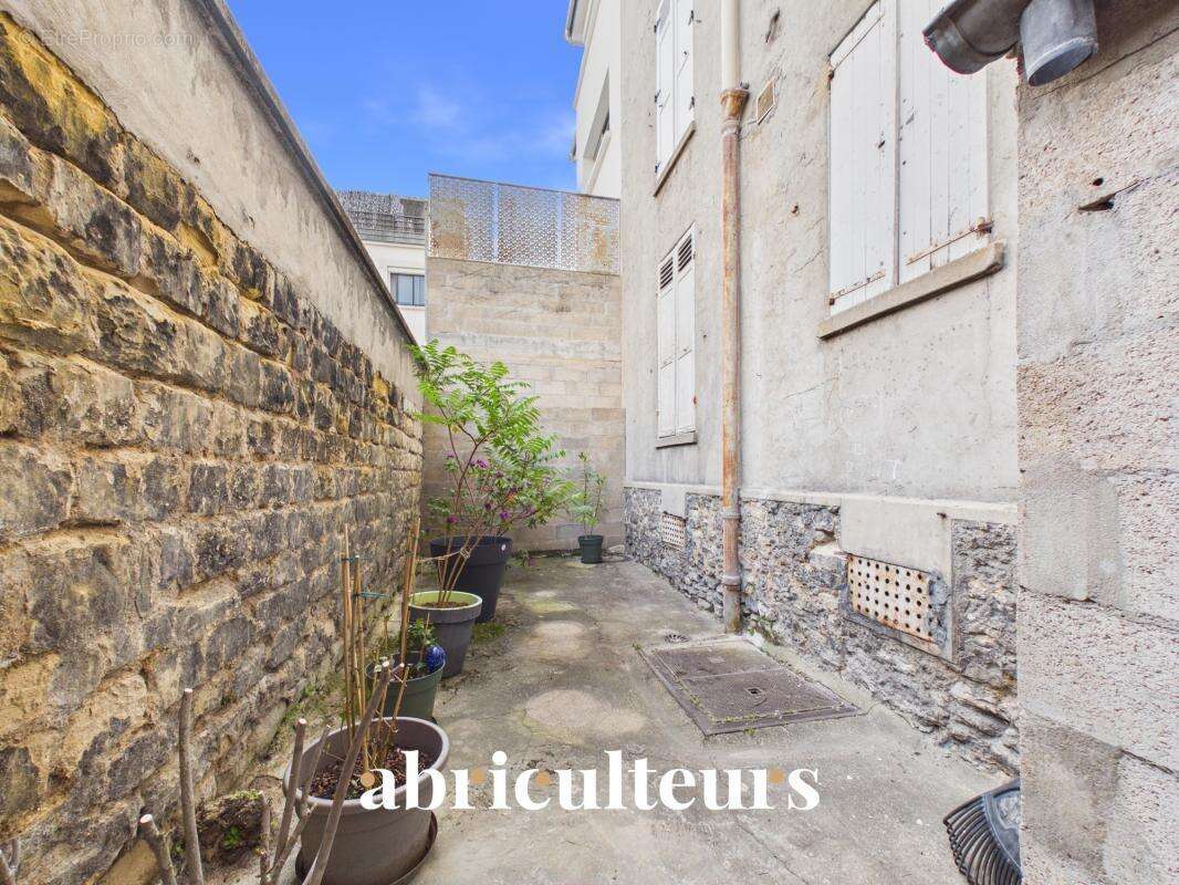 Bel appartement  lumineux de 50,7 m²  en vente à Courbevoie (92400) - photo 11