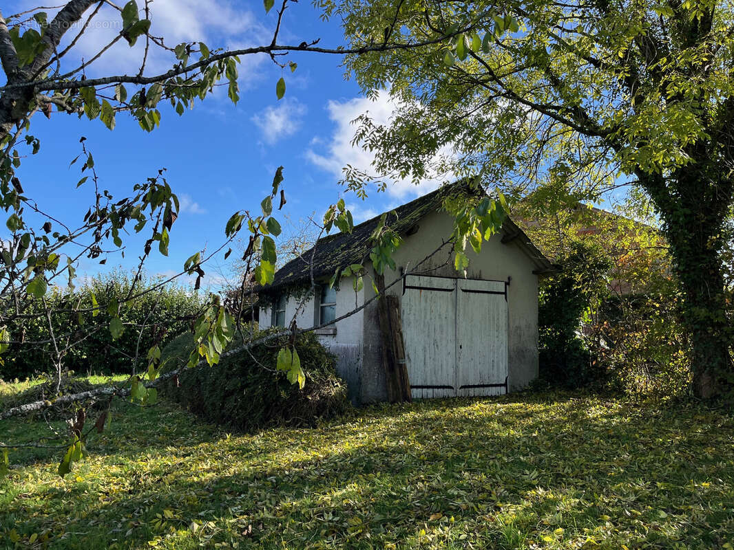 Mi-chemin Brive et Limoges - belle maison de village   7 pièces - photo 29