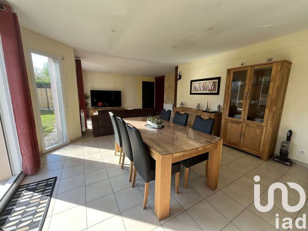 Photo 2 - Maison à MINIAC-MORVAN