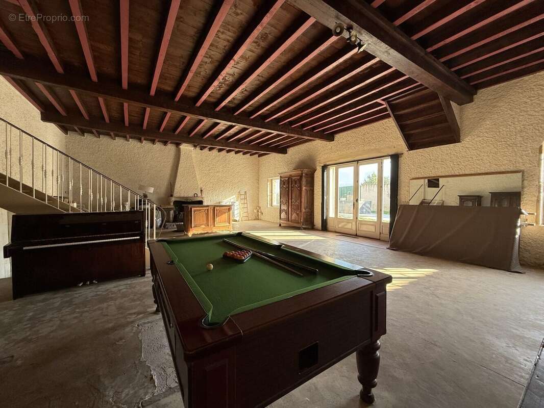 Maison à SAINT-ETIENNE-LA-VARENNE