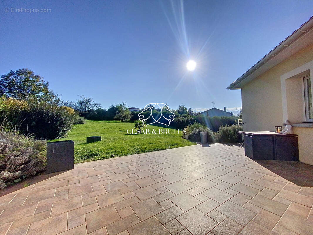 Maison 183 m² à Marcilly-D'azergues  - photo 2