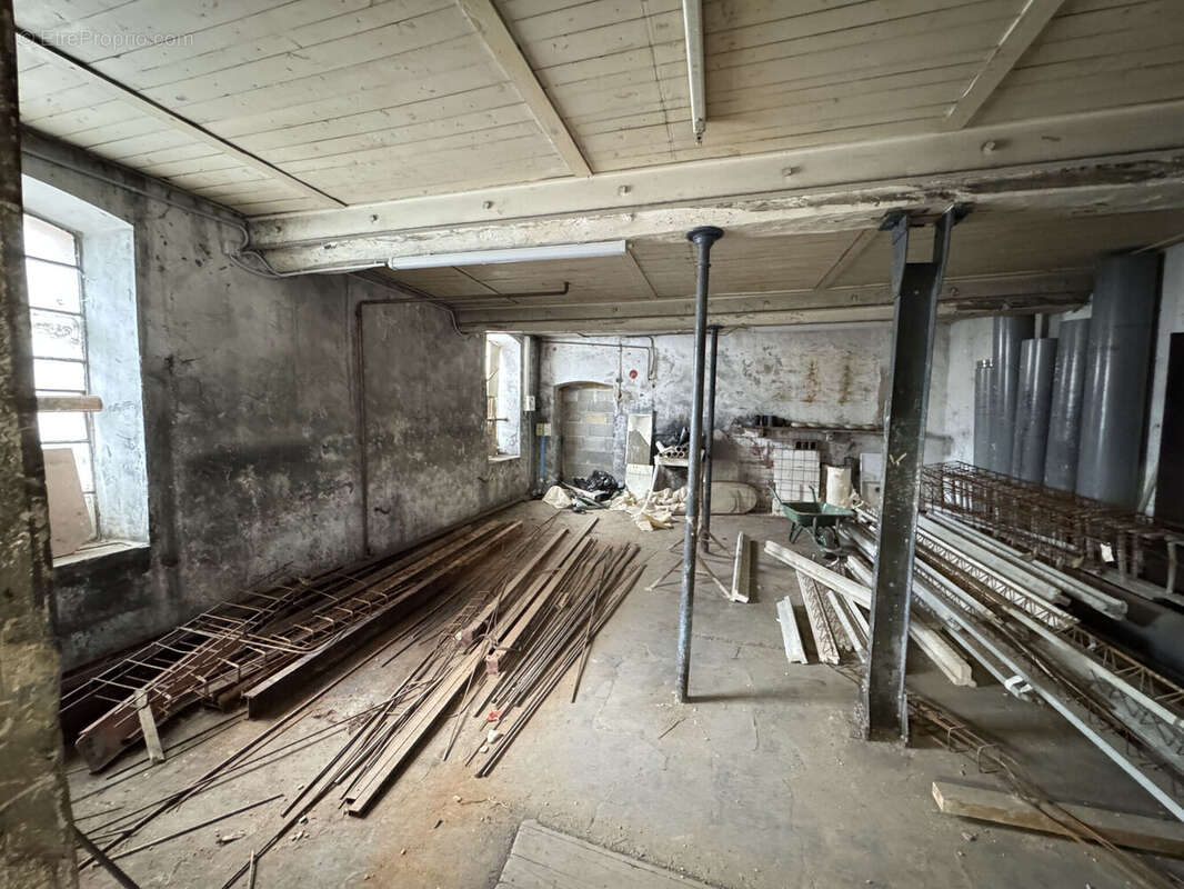 Photo 6 - Commerce à AMPLEPUIS