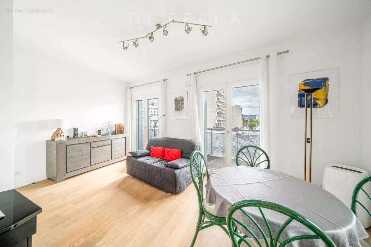 Appartement à PARIS-14E