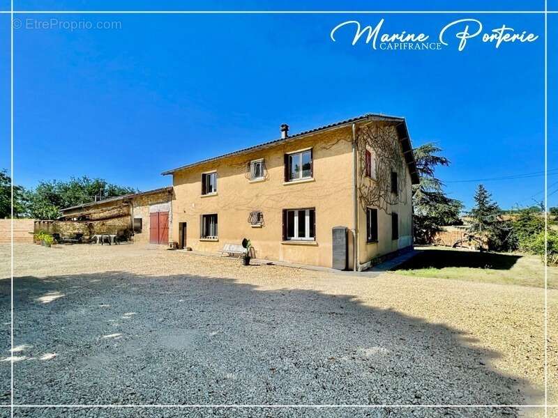 Maison à VIC-FEZENSAC