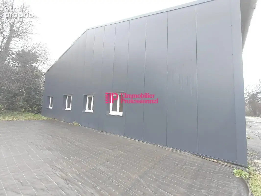 Commerce 458 m² à vendre à Saint-Yvi (29140) - photo 2
