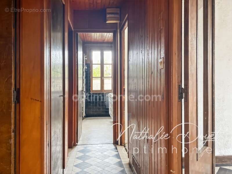 Maison à TAVAUX-ET-PONTSERICOURT