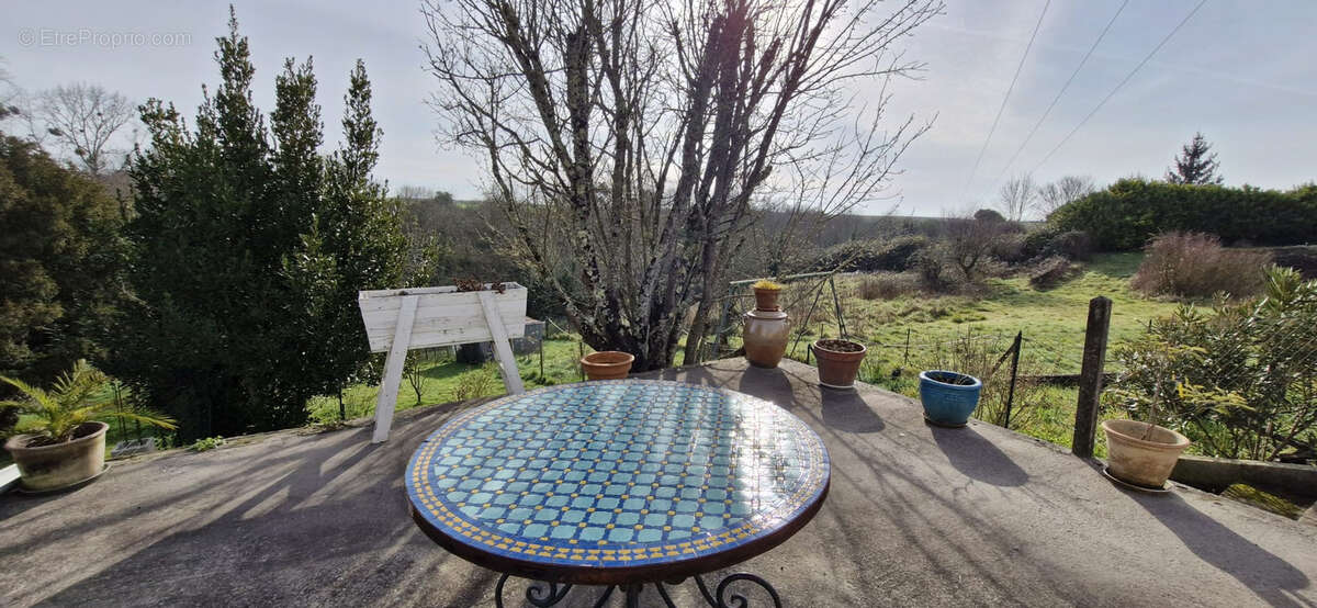 Maison à MORTAGNE-SUR-GIRONDE