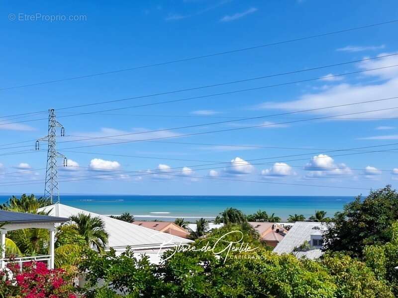 Maison à BAIE-MAHAULT
