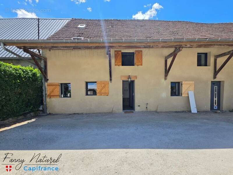 Charme de l'ancien et confort moderne : Superbe maison mitoyenne type T5 avec Terrasse, jardin et Stationnements - photo 17