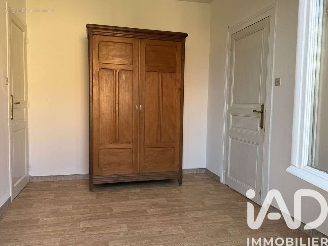 Maison 86 m² à Saint-Georges-De-Poisieux  - photo 9