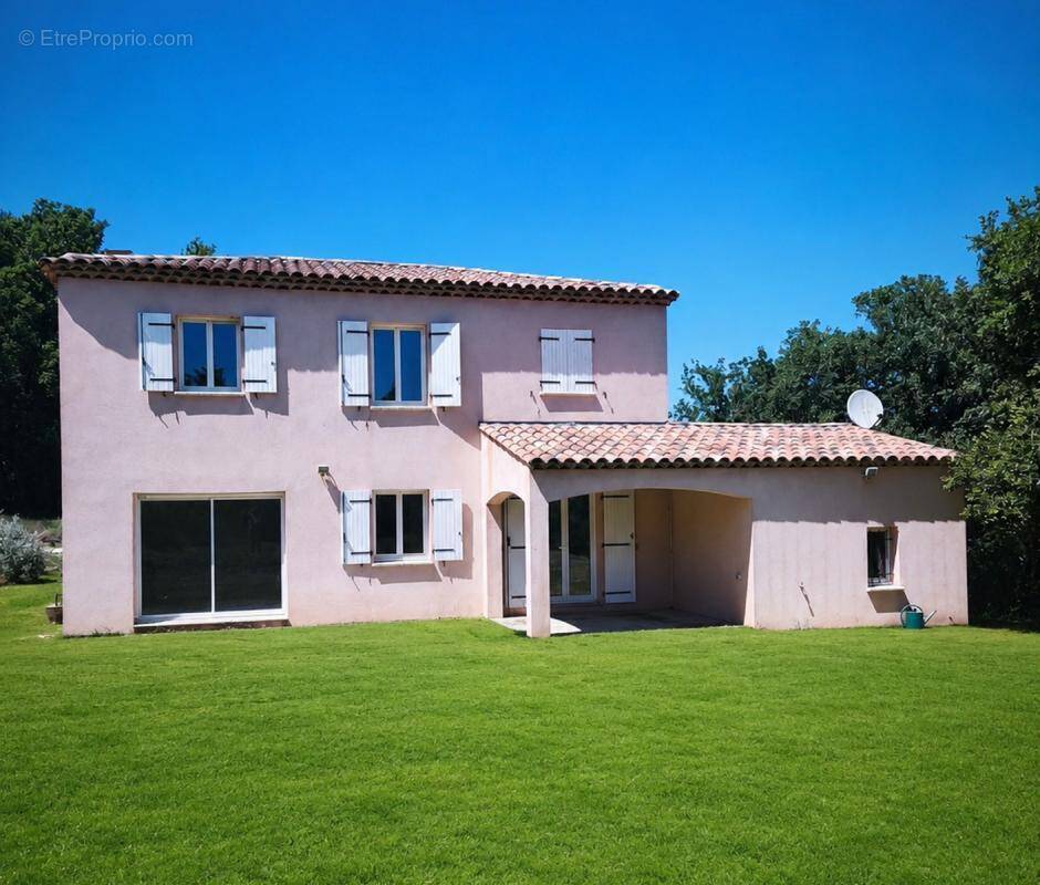 Maison à MONTMEYAN