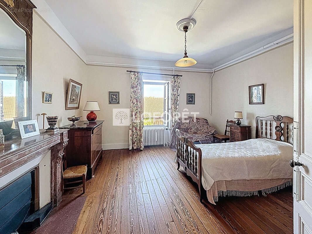 Maison à MONTREVEL-EN-BRESSE